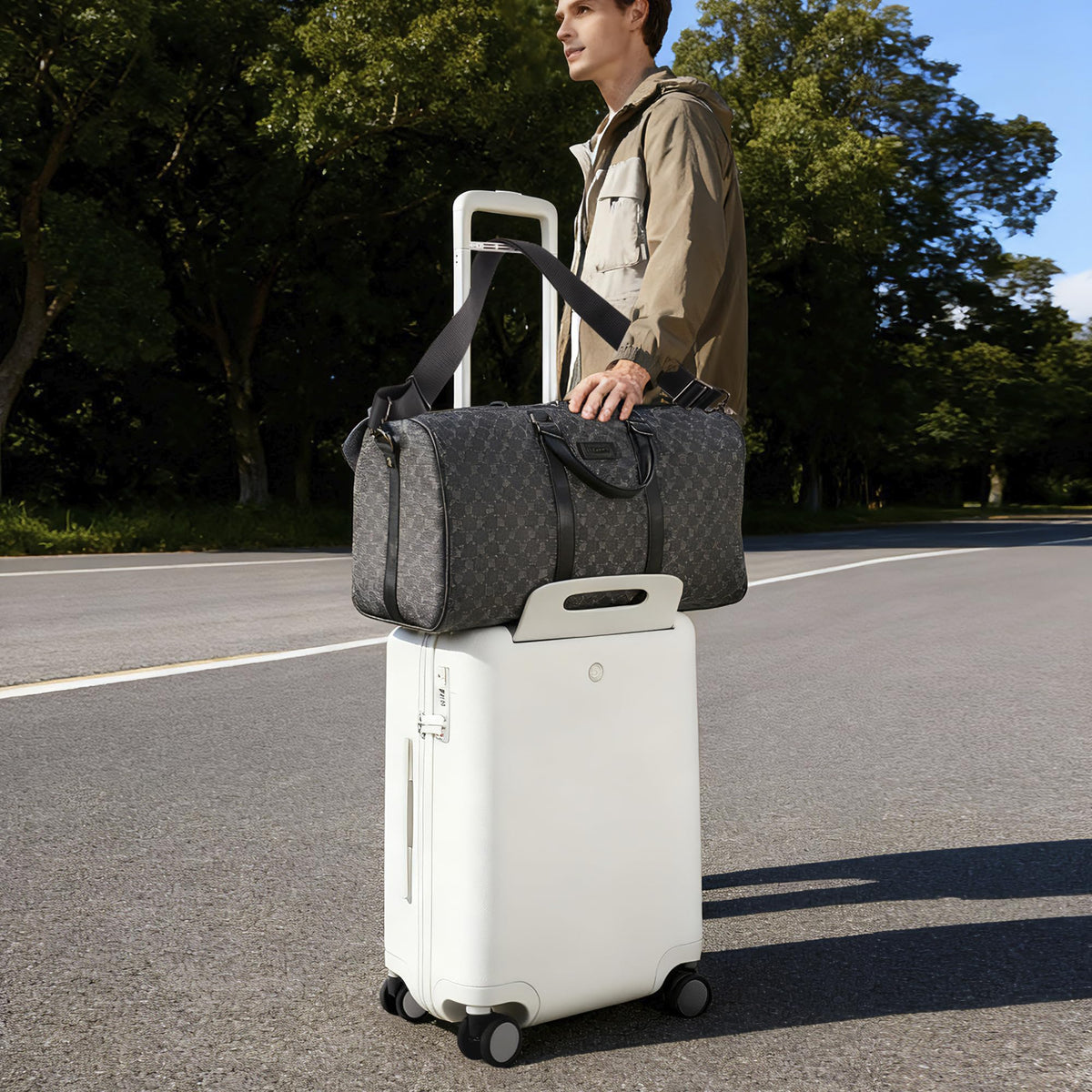 20 Inch Lightweight Hard Shell Carry On Luggage with Spinner Wheels W599394