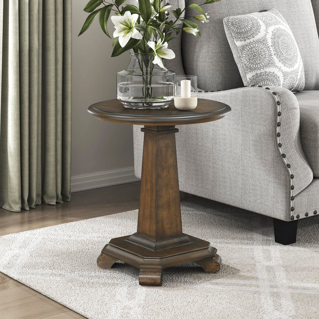 22" Round Wood End Table P335077
