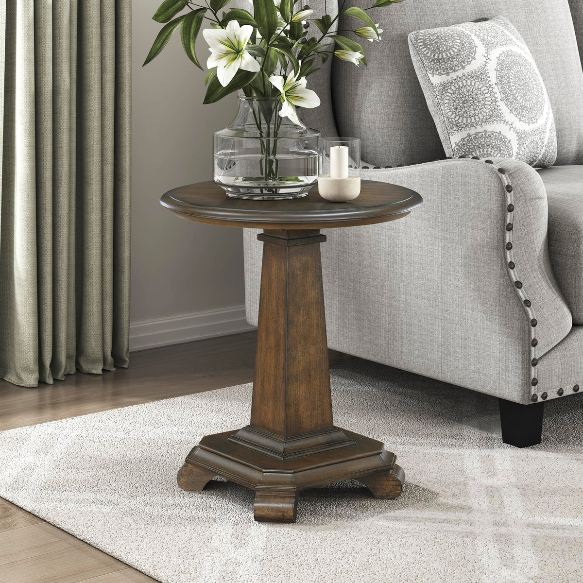 22" Round Wood End Table P335077